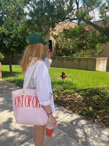 Sac fourre-tout en toile à carreaux avec fermeture éclair à lettres rouges, grande capacité, durable, motif bonbon tendance, pour femmes, usage quotidien et voyage - Product Image 6