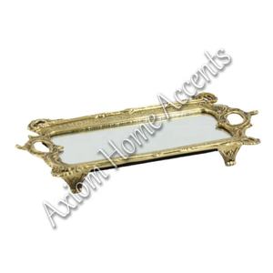 Plateau élégant en laiton avec finition polie idéal pour la fête de Noël et la décoration intérieure par Axiom Home Accents - Product Image 6