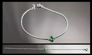 Pulsera de Jade Pequeña, Plata de Ley, Estilo Moderno y Minimalista, Piedra Ovalada Verde Pequeña, Joyería de Jade Genuino - Product Image 4