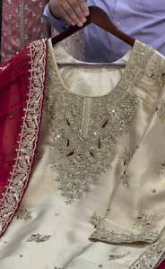 Conjunto de Salwar Kameez de Novia para Mujer, Diseño de Alta Costura con Bordado Intenso, Seda JC de Secado Rápido y Elástica - Product Image 6