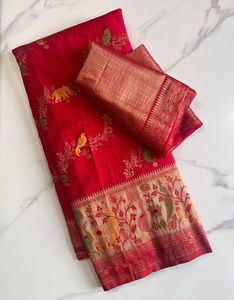 Magnifique soie Georgette avec bordure en dentelle artisanale Pure Jarkan et diamants sur le sari - Product Image 1