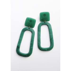 Boucles d'oreilles en résine élégantes, finition brillante, design moderne, durables, luxe, mode, par des artisans expérimentés, accessoires de bijoux - Product Image 5