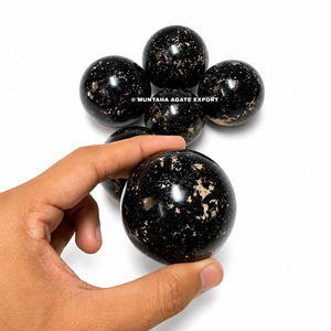 Esfera de Cristal de Turmalina Negra de Alta Calidad, Hecha a Mano por Muntaha, para Sanación y Feng Shui, Escultura Artística Coleccionable, Envío a Todo el Mundo - Product Image 3