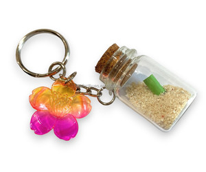 Porte-clés souvenir personnalisé durable en sable naturel en bouteille - Product Image 1