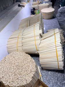 Baguettes en bois traditionnelles en vrac pour usage commercial, ultra-lisses, stérilisées aux UV, réutilisables, ustensiles de repas durables pour - Product Image 5