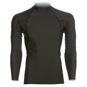 Haut de compression athlétique uni à manches longues pour homme, coupe ajustée, pour l'entraînement et le fitness - Product Image 4