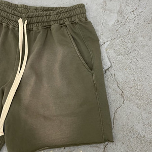 Shorts en toile personnalisés pour hommes, respirants, taille mi-haute élastique, logo vieilli, délavés à l'acide, entrejambe de 5 pouces, style décontracté urbain, très tendance - Product Image 3