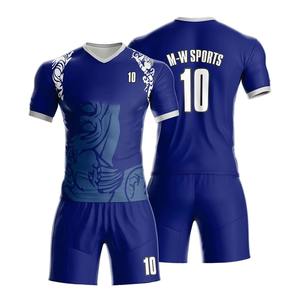 Maillot de football personnalisé de haute qualité pour hommes, broderie, design de club, impression sérigraphique, manches courtes, col rond, respirant, séchage rapide - Product Image 1
