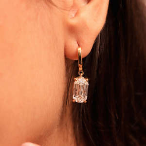 Pendientes colgantes de moissanita con corte cojín alargado, 9 TCW, color incoloro VVS, solitario, oro, hechos a mano, regalo para ella - Product Image 1