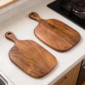 Planche à découper ronde en bois 100% naturel, épaisseur 1,5 cm, compatible lave-vaisselle, écologique, accessoire de cuisine, respectueuse des couteaux - Product Image 5