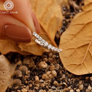Bague d'éternité classique pour femme en argent 925 avec moissanite taille coussin, sertie à griffes, certifiée IGI, par Charm Jewells - Product Image 3