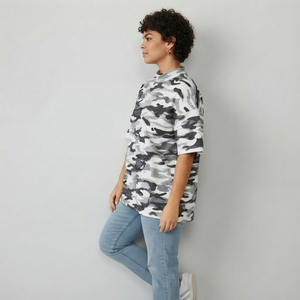 T-shirt à col haut imprimé camouflage pour femme, style streetwear oversize, épaules tombantes, coupe ample, tee-shirt de sport pour femme - Product Image 3