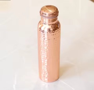 ขวดน้ำทองแดงแบบพกพา ดีไซน์เรียบง่าย ฝาปิดพร้อมใช้งาน - Product Image 5