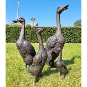Sculpture de famille de canards en bronze, décoration de jardin extérieure, ensemble de canards en bronze grandeur nature, présentation au sol, style vintage - Product Image 1