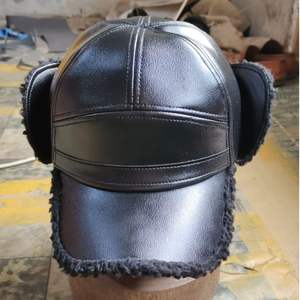 นี่คือหมวกเบสบอลหนังสีดำสำหรับฤดูหนาว มีที่ปิดหูและบุผ้าฟลีซ - Product Image 4