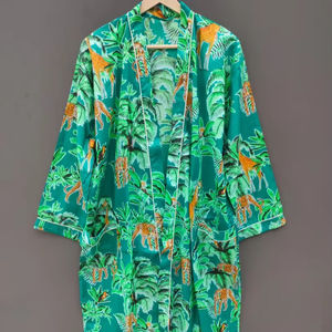 Bata Kimono de Algodón 100% Tejido Transpirable con Estampado de Dibujos Animados para Mujer, Camisón de Verano Hecho a Mano ODM con Cuello en V y Cintura Elástica, Largo Completo/Hasta la Rodilla - Product Image 1