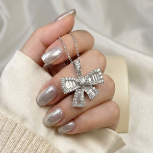 Chine Usine Artistique Beauté Bijoux Naturels 18k Solide Or Blanc Véritable Diamant Baguette Papillon Mode Pendentif & Charmes - Product Image 6