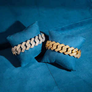 Bracelet de luxe pour homme en moissanite, style Cuban Link, entièrement pavé, en argent et or, style Hip Hop, bijou de déclaration, cadeau de fête - Product Image 1