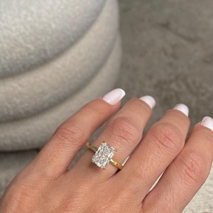 Anillo de Compromiso con Diamante Cultivado en Laboratorio de Corte Radiante de 3 Quilates _ Certificado IGI _ Halo Oculto Solitario _ Oro Sólido de 14K - Product Image 2