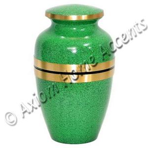 Urna de latón hecha a mano con diseño exquisito y superficie pulida para un tributo amoroso por Axiom Home Accents - Product Image 4