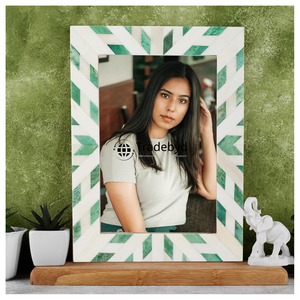 Marco de Fotos Artesanal Premium con Incrustaciones de Hueso, Acabado Brillante, Hecho a Mano por Tradebyd - Product Image 6