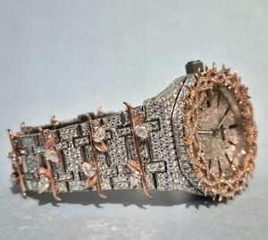 Montre de luxe Hip Hop Business en quartz moissanite avec cadran en diamant, boîtier en acier inoxydable, bracelet en cuir, verre saphir, mouvement ETA - Product Image 1