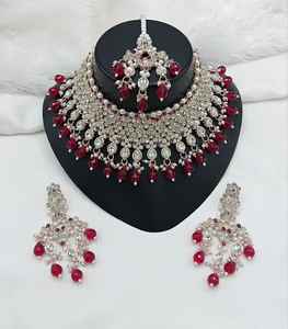 ชุดเครื่องประดับเจ้าสาวทองเหลืองชุบทองประดับเพทาย สร้อยคอแบบโชคเกอร์ ต่างหูแบบห้อย ติกก้า คุณภาพสูง ของขวัญงานแต่งงาน งานปาร์ตี้ เครื่องประดับสไตล์ชาติพันธุ์ - Product Image 1