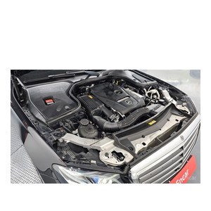 2019 Mercedes-Benz E-Class E300 4MATIC Exclusive 95,647 km Automatic Gearbox Leather Seats Left Steering Rear Camera - Product Image 6