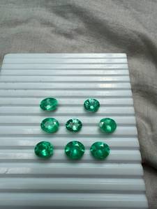 Lot de 8 émeraudes naturelles colombiennes de 28,75 ct, taille ovale, pierres précieuses en vrac de 2 à 4 ct, fournitures pour la fabrication de bijoux en gros - Product Image 1