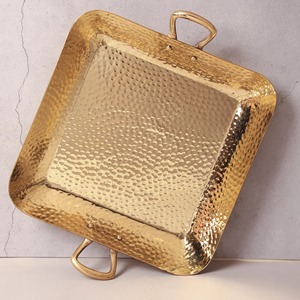 Bandeja de Servir Cuadrada de Latón Antiguo Martillado Hecha a Mano de Lujo con Doble Asa, Bandeja Decorativa de Metal para Mesa de Centro Premium - Product Image 4