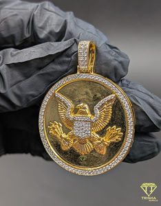 Pendentif Charme Reine Royale Bling Bling, Sertissage de Diamants VVS de Laboratoire, Plaqué Or et Argent, Bijoux Hip Hop - Product Image 4