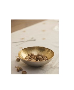 Bol à chocolat en métal exclusif, conçu pour les événements haut de gamme, ajoutant de la charme, de la sophistication et une beauté fonctionnelle. - Product Image 2