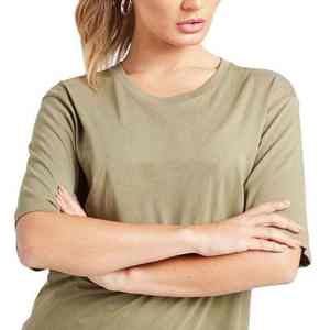 Conjunto de verano para mujer de estilo único con camiseta de manga corta de tela suave de buena calidad y pantalones cortos a juego. - Product Image 4