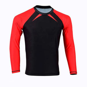 Rashguard MMA personnalisé imprimé avec protection UV pour homme, séchage rapide, coupe ajustée, compression performante, logo personnalisé numérique - Product Image 1