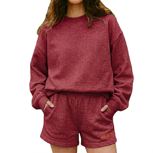 Conjunto de Dos Piezas para Mujer, Top con Cuello Alto y Pantalones Cortos, Cálido, Cómodo, Relajado, Elegante, Colección para Uso Diario - Product Image 1