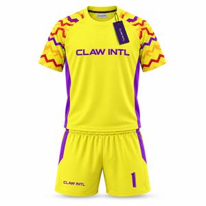 CLAW INTL Ensemble de maillot de football sublimé Jaune et violet à imprimé géométrique Col rond Manches longues Évacuation de l'humidité Respirant Séchage rapide - Product Image 1