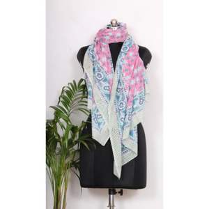 Sarongs al por mayor: Pareos de algodón elegantes para mujer, ideales para la playa y como bufanda. - Product Image 1