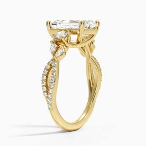 แหวนเพชรหมั้นทรงมรกตสามเม็ด ทองคำขาว 14K เพชรเลี้ยงในห้องปฏิบัติการ รับรองโดย IGI แหวนแต่งงานสำหรับผู้หญิง ของขวัญจากอินเดีย - Product Image 2