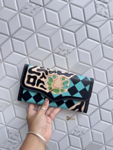 Cartera de Cuero Tallada a Mano de Alta Calidad con Diseño de Caramelo, Estilo Vintage, Impermeable, de Moda, en Oferta - Product Image 4