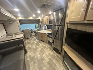 Autocaravana Usada C-o-a-c-h-m-e-n Mirada 32SS del 2020 - Product Image 5