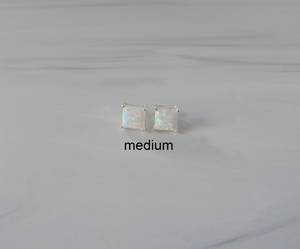 Boucles d'oreilles en opale blanche, argent sterling, opale carrée scintillante, bijoux pierre de naissance d'octobre, cadeau élégant pour elle - Product Image 3