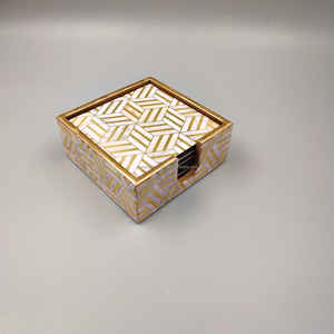 Juego de posavasos de madera de estilo americano Posavasos elegantes de alta calidad con diseño atractivo único para alfombrillas y almohadillas decorativas para el hogar - Product Image 3