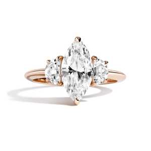 Bagues de fiançailles personnalisées en or massif 14K 18K avec diamants de laboratoire marquise 2,50 carats et trois pierres, alliances modernes demi-lune latérales, vente en gros - Product Image 5