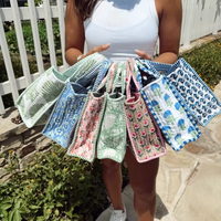 Sac fourre-tout de voyage matelassé à la main, multi-patchwork, le plus vendu, magnifique sac de shopping pour femme en tissu de coton fait main Kantha avec fermeture éclair pour la plage