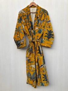 Bata Kimono de Terciopelo con Estampado de Tigre: Chaqueta de Terciopelo de Algodón Amarillo para Mujer, Bata Nupcial - Product Image 3