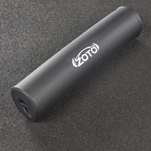 Coussin de squat en cuir ZOTO, coussin antidérapant en mousse pour barre de musculation, pour les soulevés de hanche, fabricant d'équipements de gym sur mesure - Product Image 3