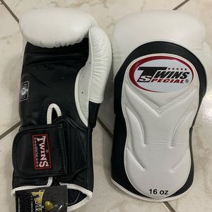 Fair <b>Tex</b> Customized Muay Thai Boxing Gloves Sparring Kickboxing Training PU Leather High Quality Waterproof Breathable - Product Image 4