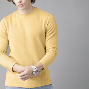 เสื้อยืดแขนยาวผู้ชายสีเหลือง คอโอ ทรงเข้ารูป สวมใส่สบาย สีพื้น ระบายอากาศได้ดี เหมาะสำหรับใส่ทุกวัน - Product Image 4