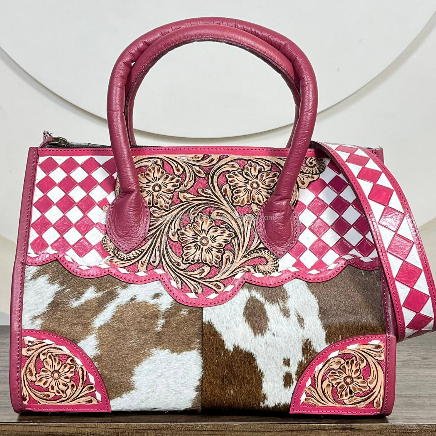 ลายตารางหมากรุกสีชมพูและขาว