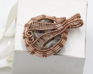 Colgante de Ametrina con Alambre de Cobre, Tamaño Libre, Gema de Ametrina Natural, Joyería Hecha a Mano - Product Image 3